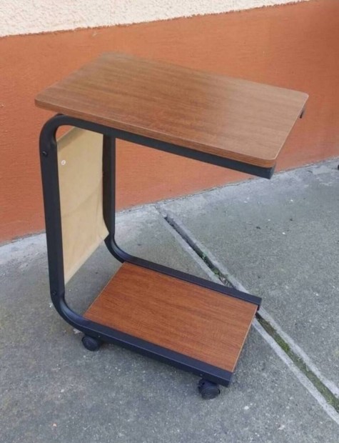 Új Leárazott! Gurulós, laptop tartó asztal, újság tartóval