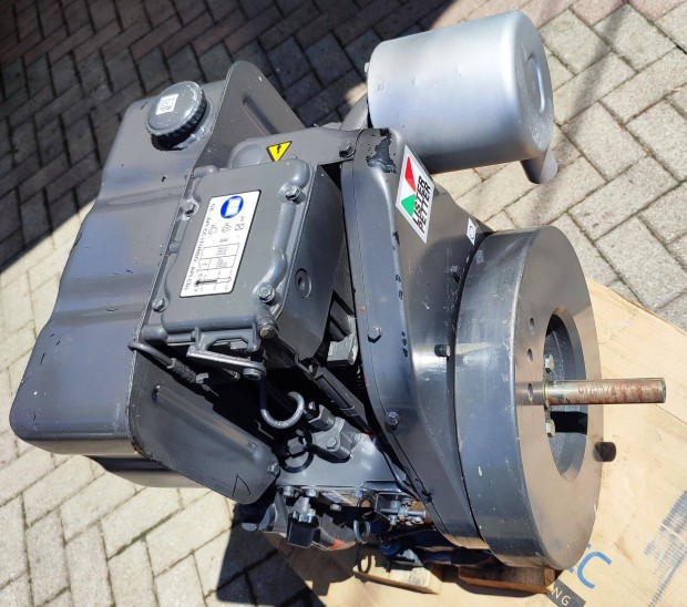 Új Lister Petter Stabil Diesel Motor LV1 7,4KW-os 10LE 25,4mm