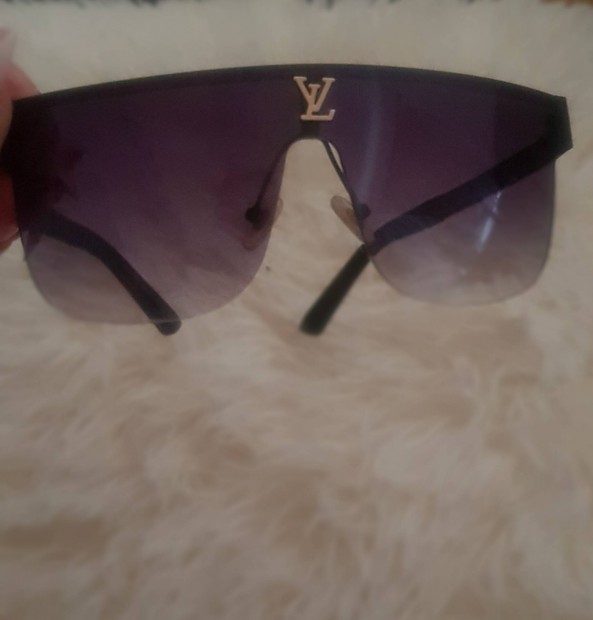 j Louis Vuitton Napszemveg