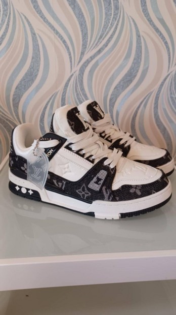 Új Louis Vuitton műbőr cipő 40-es méretben, férfi sneaker félcipő