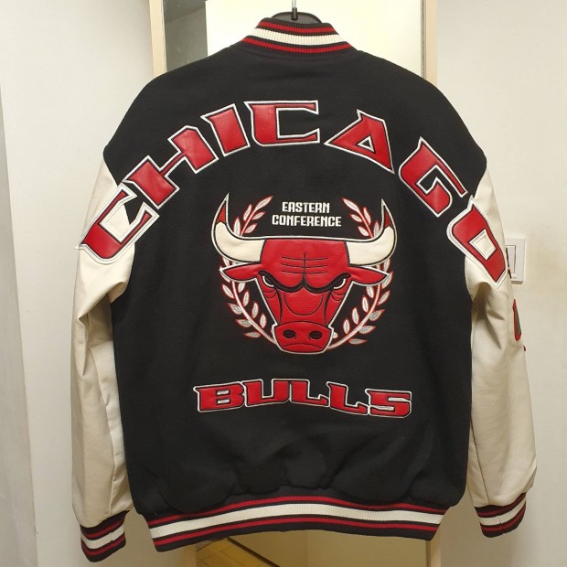 j M-es Chicago Bulls NBA varsity bomber dzseki kabt