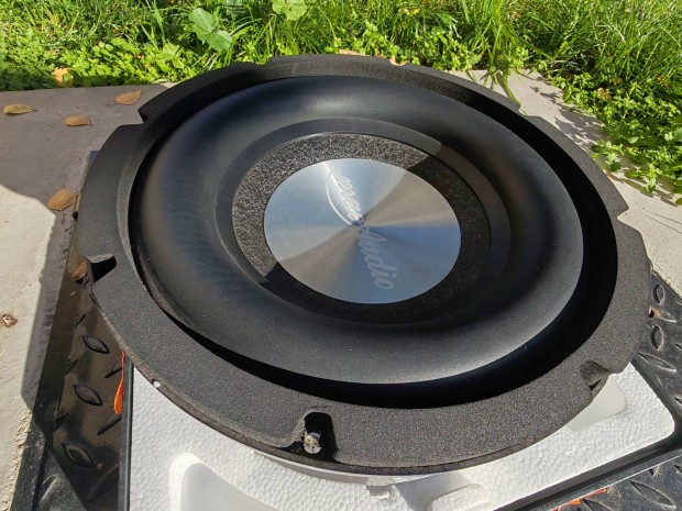 Új Mac Audio Maximus 250 mélynyomó subwoofer eladó