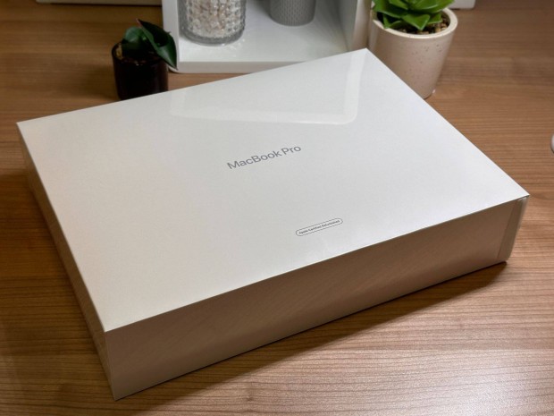 j Macbook Pro 13" M2 (2022) - Bontatlan Apple Certified Refurbished