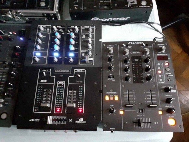 j Mackie d.2 Professzionlis Mixer, Pioneer Cdj 400. Cserlhet