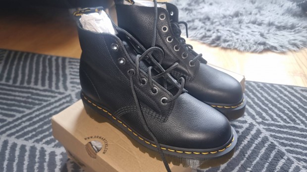 j Martens bakancs 41