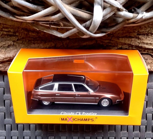 j Maxichamps Citroen CX 1:43 modell