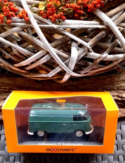 j Maxichamps Volkswagen T1 Transporter 1:43 modell