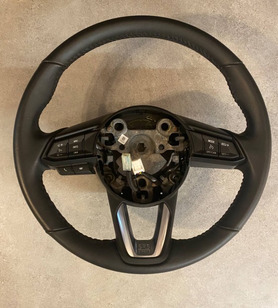 �j Mazda multifunkci�s korm�ny
