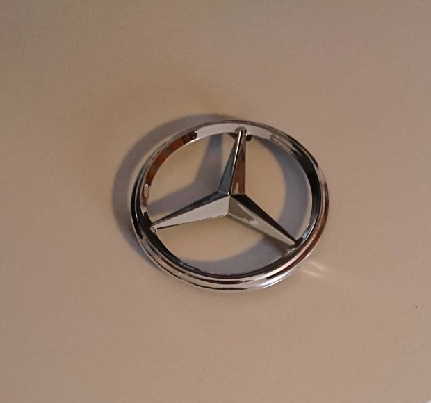 j Mercedes 85 mm-es emblma elad! 