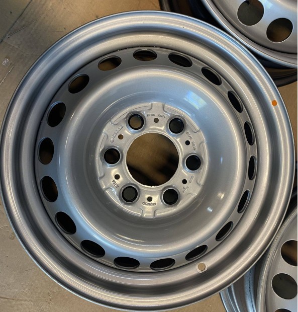 Új Mercedes Sprinter W907 WV Crafter acélfelnik 6x130 6,5x16 ET54
