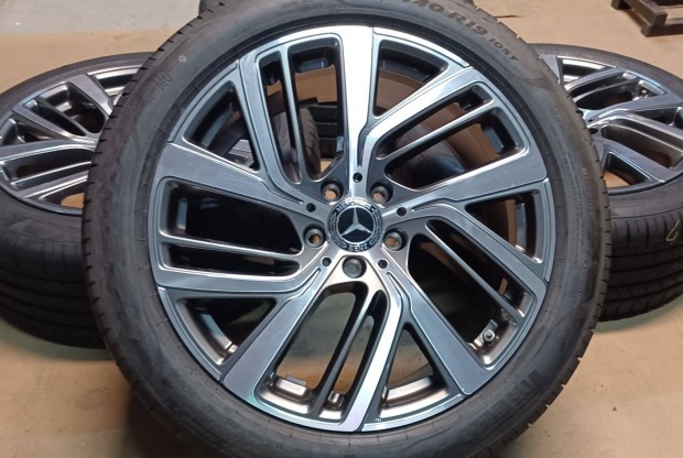 Új Mercedes W214 E 5x112 8,5-9,5x19 245/45 275/40 R19 nyári gumikkal