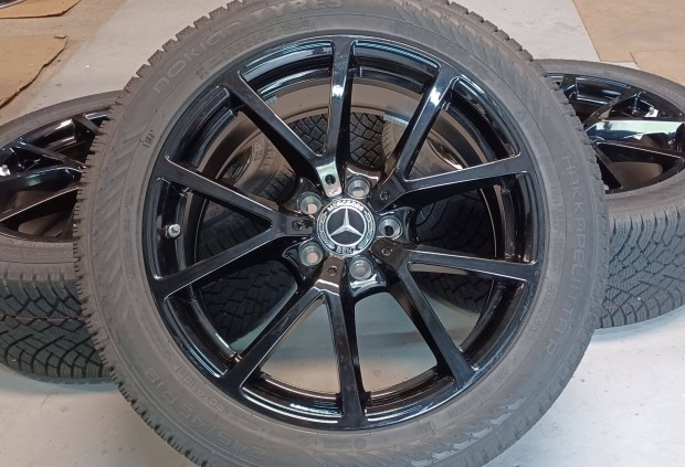 Új Mercedes W236 Cle 5x112 8x18 ET44,9 245/45 R18 téli gumikkal 4db