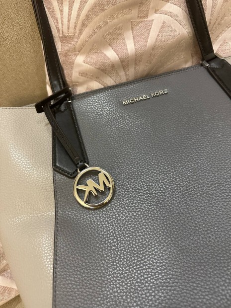 Uj Michael Kors taska