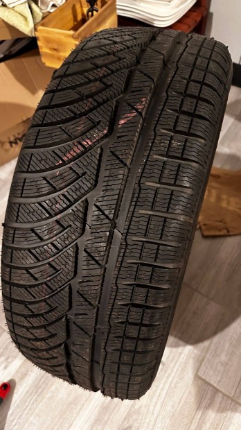 Új Michelin Pilot Alpin PA4 Grnxxl 235/50 R18 gumi.1db! Felni nélkül!