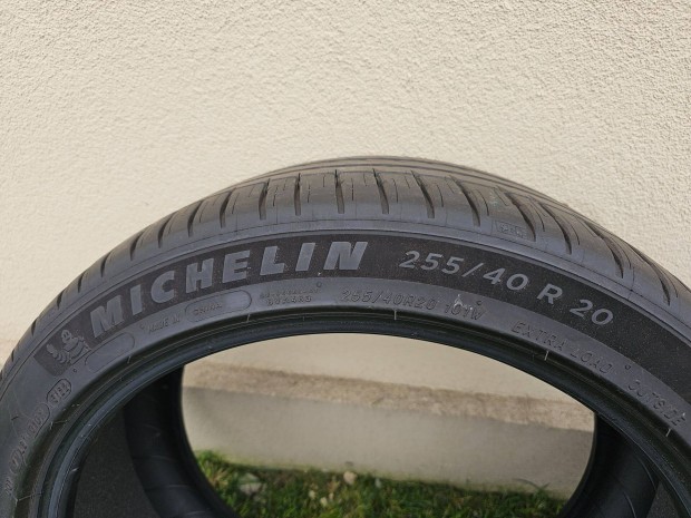 j Michelin Pilot Sport EV 255/40 R20 4 db flron