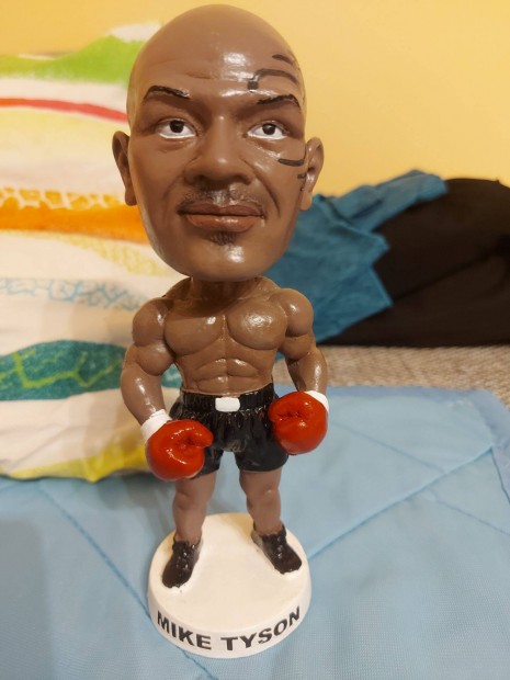 Uj Mike Tyson figura