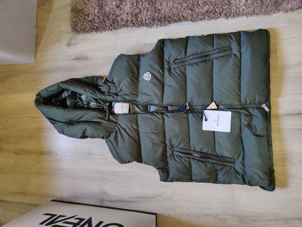 j Moncler mellny 