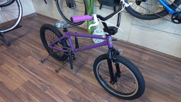 j Mongoose Culture BMX