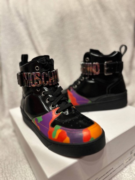 j Moschino sneakers