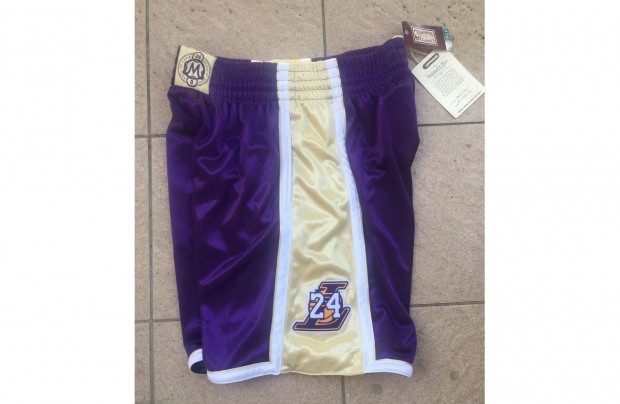 j NBA Mitchell & Ness Los Angeles Lakers Kobe Bryant Authentic Short