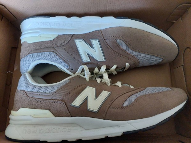 Uj New Balance cip! (47.5)