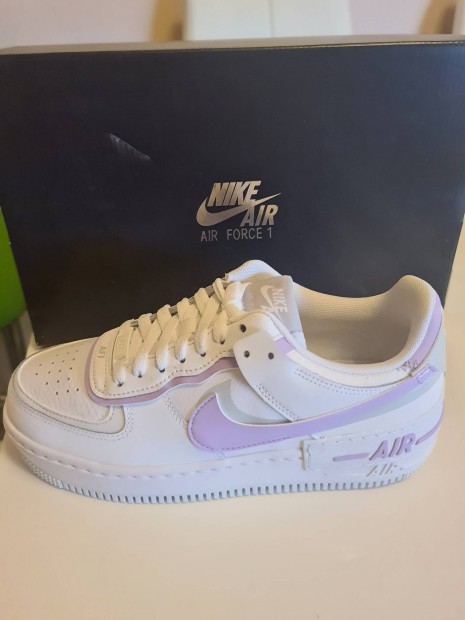 j Nike Air Force1. 39.