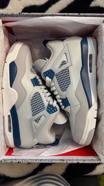 Új Nike Air Jordan 4 Retro