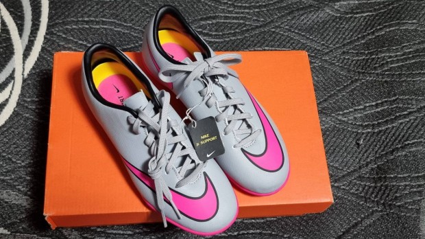 j Nike JR Mercurial Victory V IC gyerek sportcip teremcip