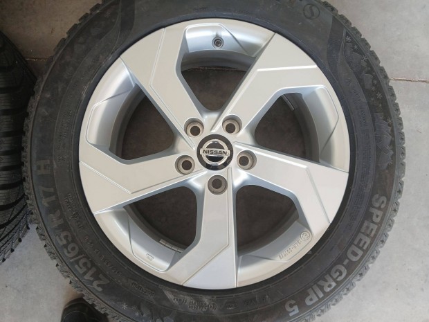 Új Nissan Qashqai X-Trail 17" alufelni felni új téli gumikkal 5x114.3