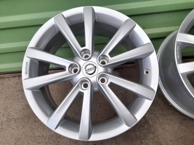 Új Nissan Qashqai x-trail juke Dacia Duster gyári 5x114,3 17"