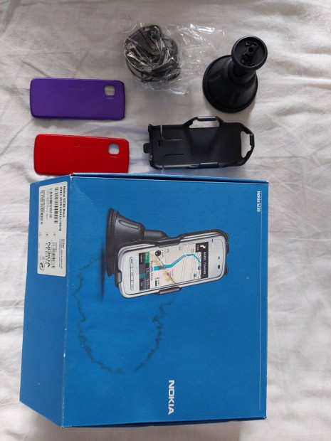 j Nokia 5230 htlapok, fles, GPS tart, doboz