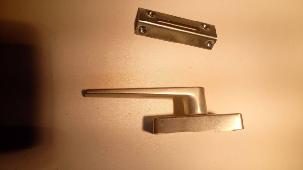 j Nyelvzras Flkilincs F2 S-20 TIP