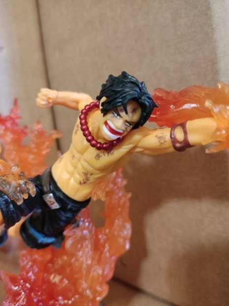 j One Piece figurk : Ace s Sanji