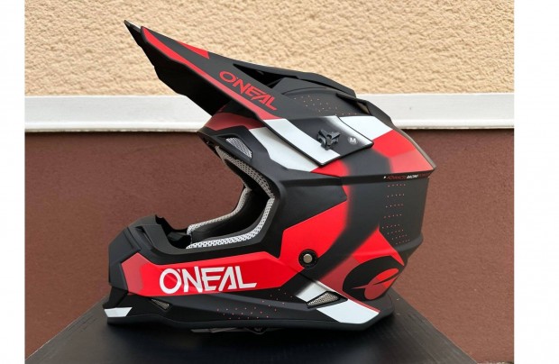 Új Oneal 2 series fekete/piros enduro, mx, cross sisak, bukósisak (L)