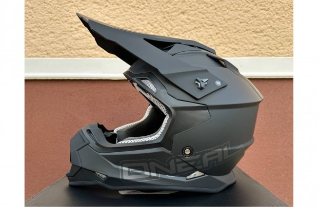 �j Oneal 2 series matt fekete enduro, mx, cross sisak, buk�sisak (M)