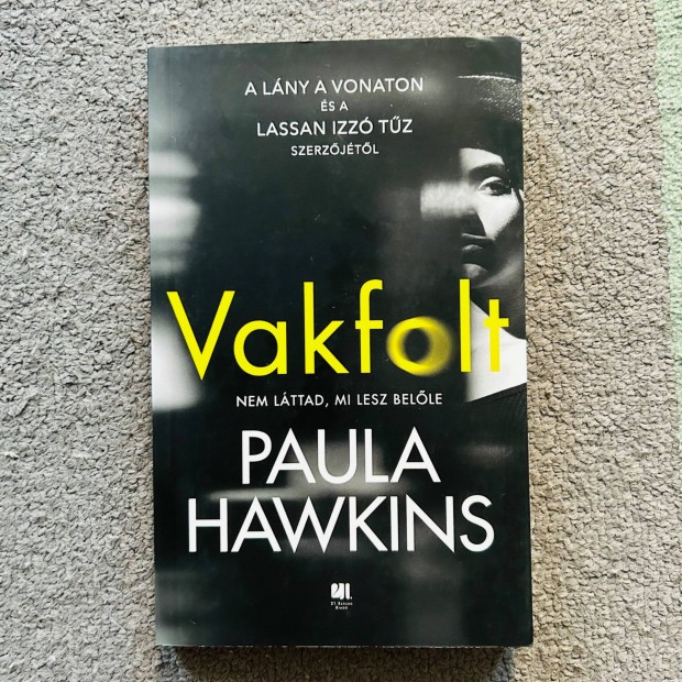 j Paula Hawkins- Vakfolt knyv