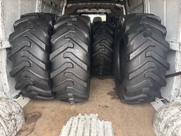 j Petlas 460/70 R24 17,5 R24 gumi