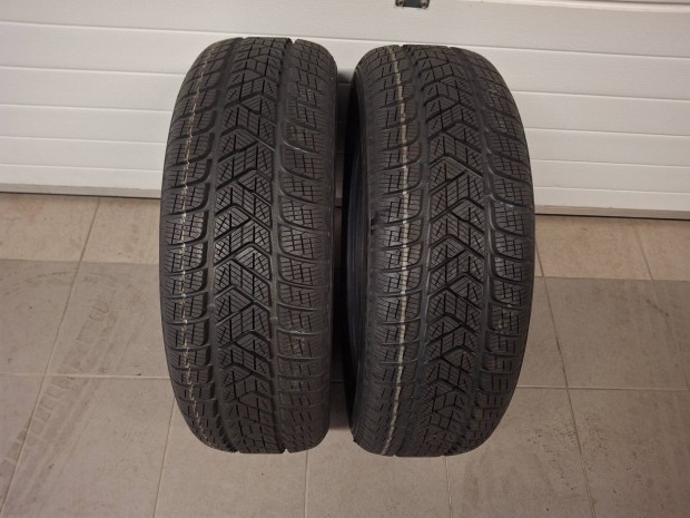 j Pirelli 215/65 R17 tli gumi 2db