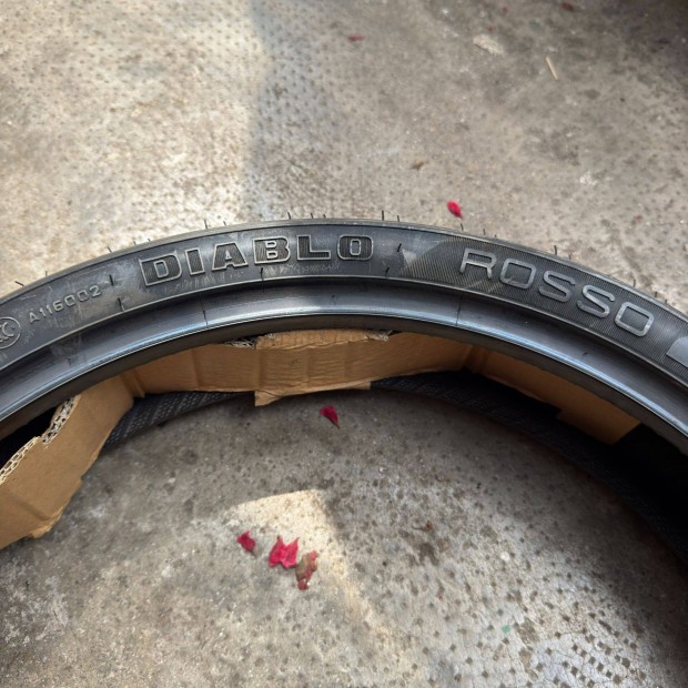 Új Pirelli Diablo Rosso III 110/70 R17 Motor Gumiabroncs Első Gumi