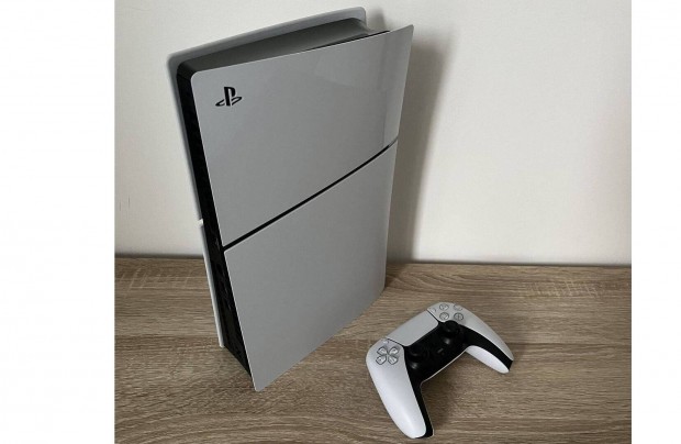 j Playstation 5 Slim 1Tb digital 2026.10.06-ig Alza garancis