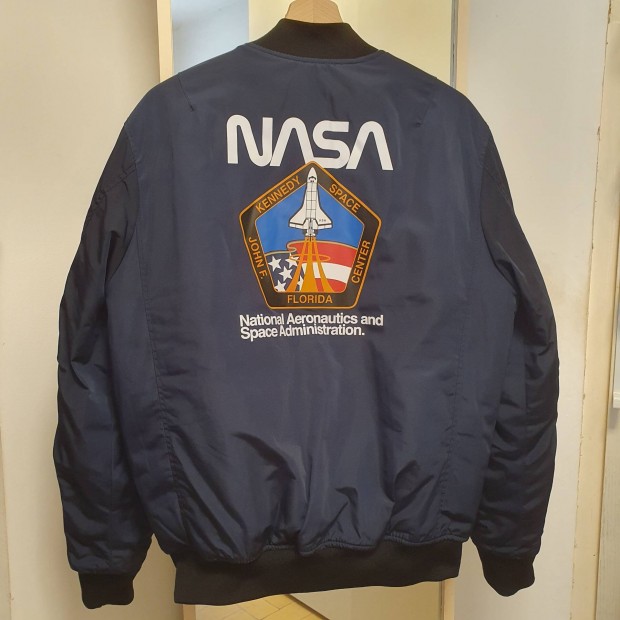 j Pull&Bear NASA bomber dzseki pilta kabt