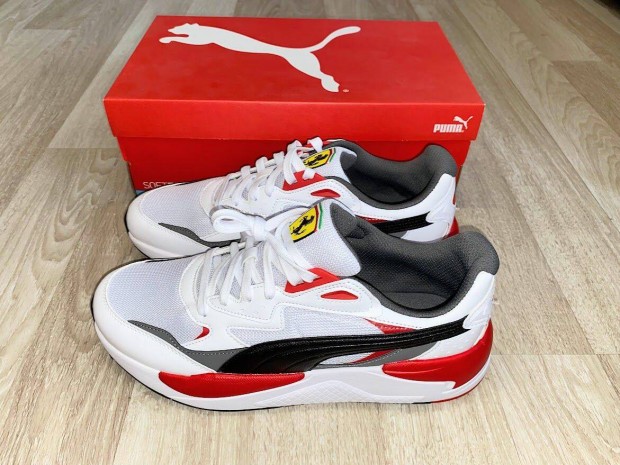 j Puma Ferrari X-Ray Speed sportcip 44 -es