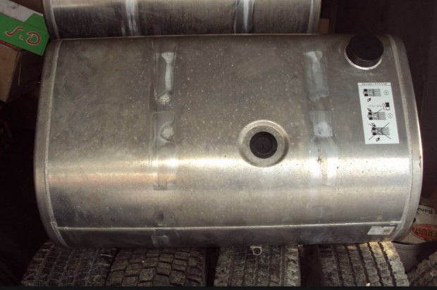 Új Renault T üzemanyag tank