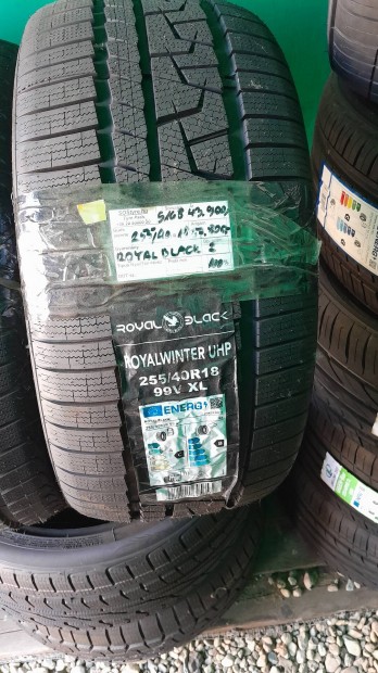 Új Royal Black 255/40R18 téli gumi