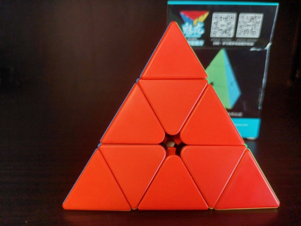 j Rubik Kocka Piramis alak Akadsmentesen Forgathat Kszsgfejleszt