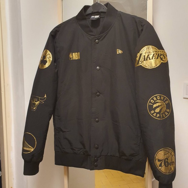 j S-es New Era NBA varsity bomber dzseki kabt