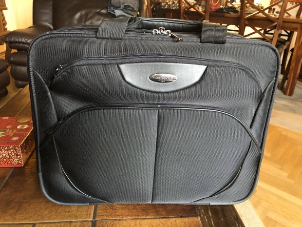 j Samsonite laptop tska 70% kedvezmnnyel