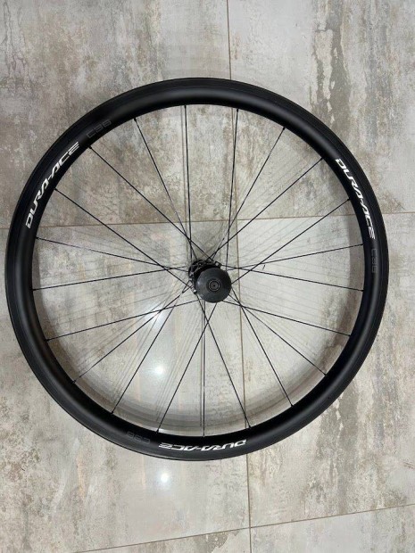 �j Shimano Dura-Ace, szing�s karbon orsz�g�ti h�ts� ker�k