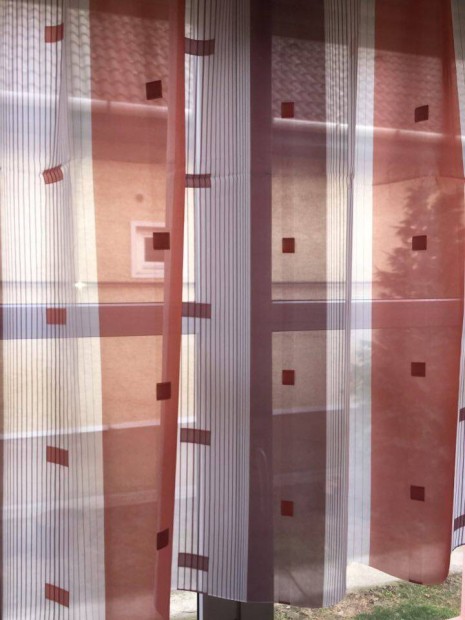 Új Szines csíkos voile függöny kocka mintával (280 x 150 cm)