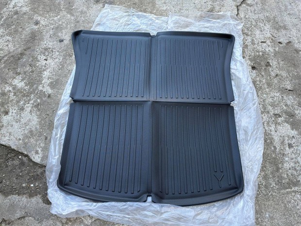 �j Tesla Model Y csomagt�rt�lca gumi j� min�s�gi m�retpontos